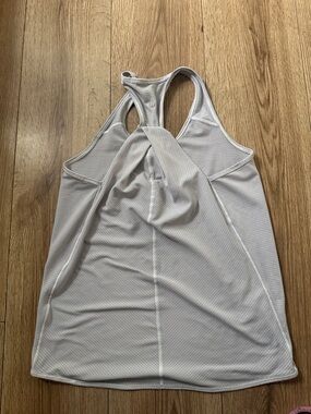 Women’s Racerback Performance Tank Top - Light Gray